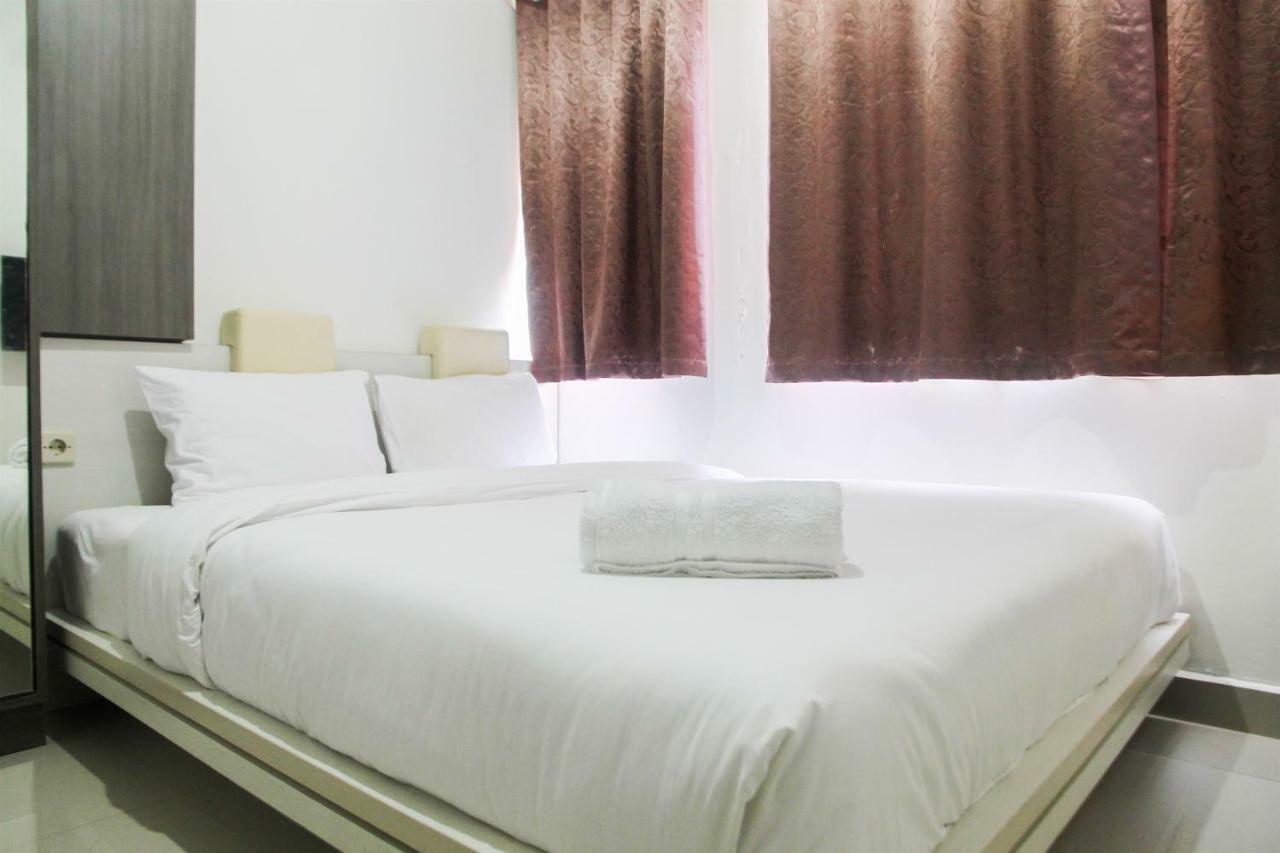 1br With Working Space The Oasis Cikarang By Travelio Apartemen