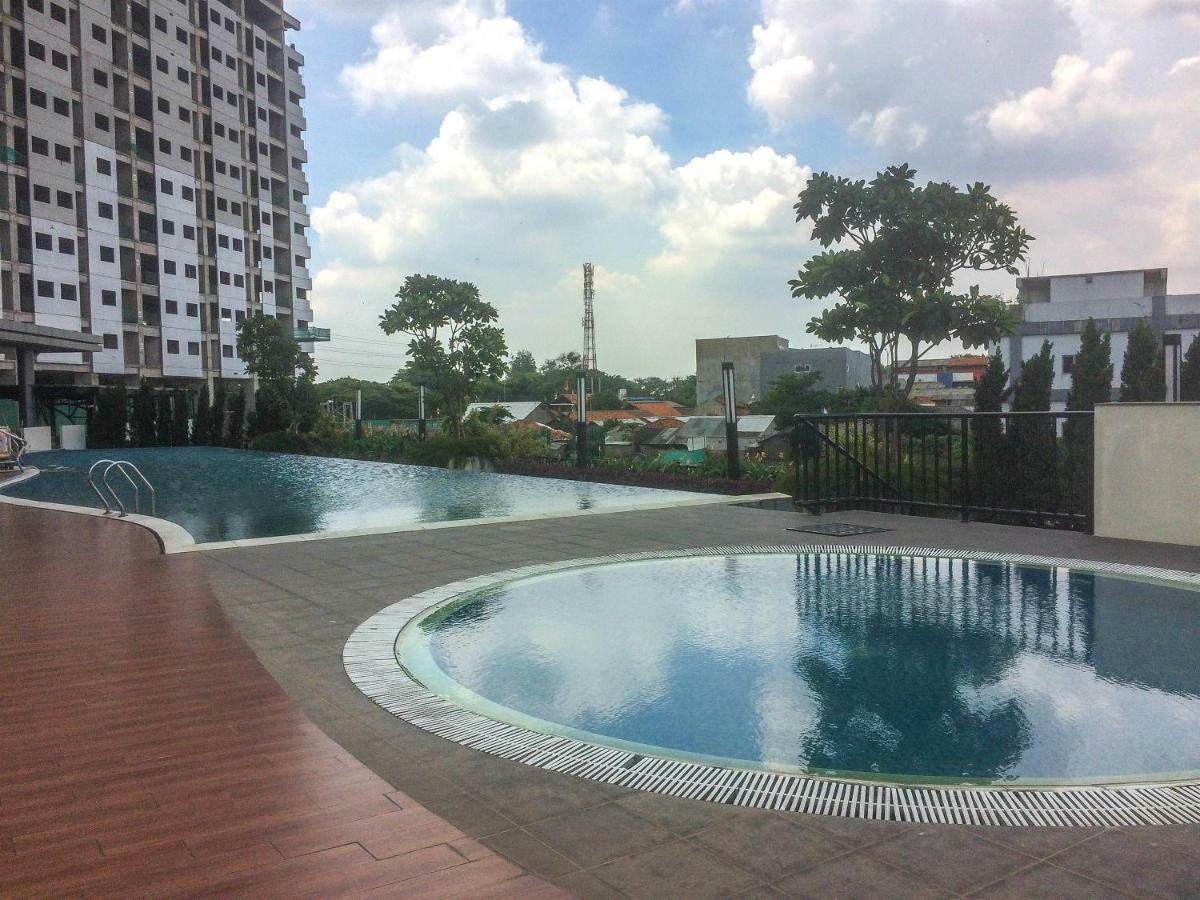 1br With Working Space The Oasis Cikarang By Travelio