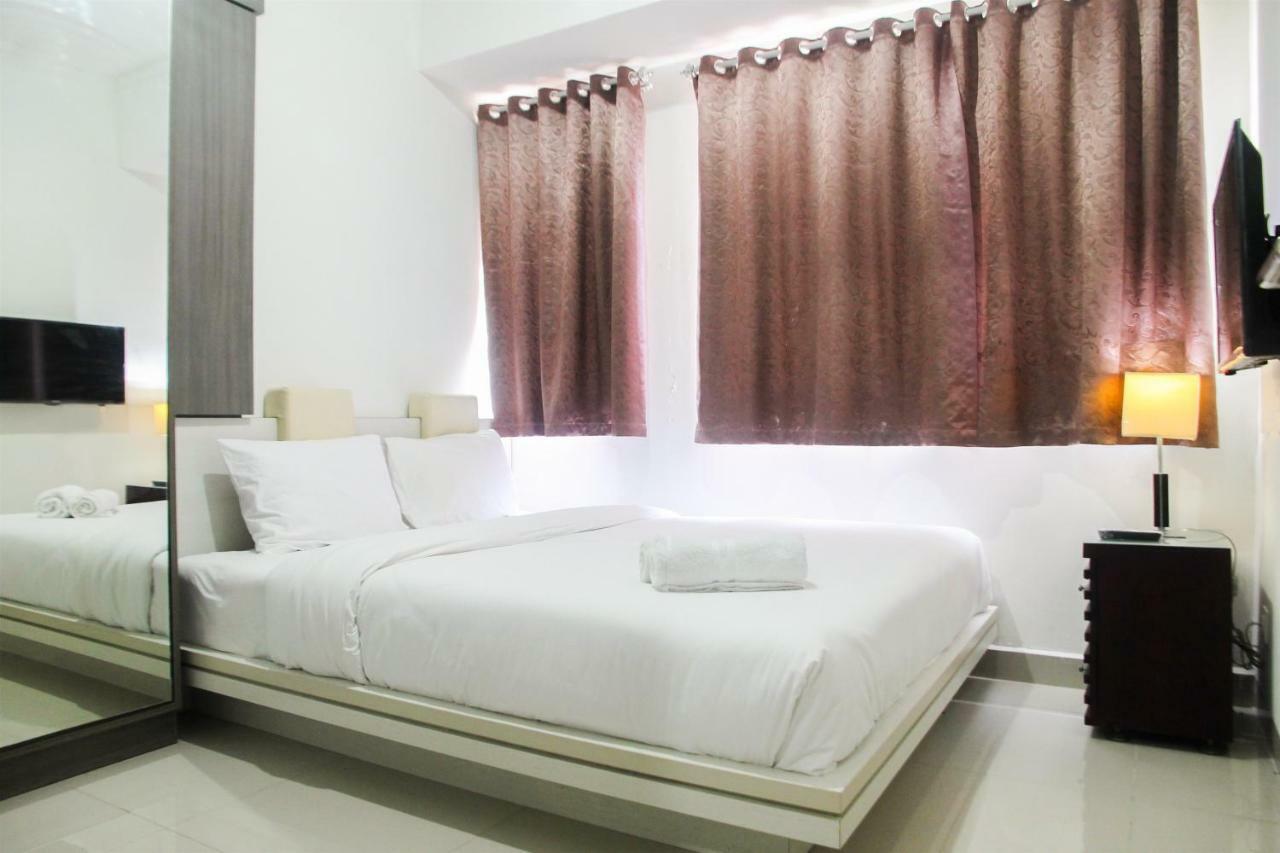 Apartemen 1br With Working Space The Oasis Cikarang By Travelio Bekasi