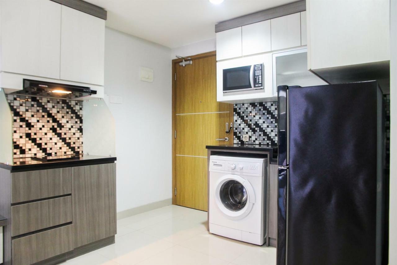 Apartemen 1br With Working Space The Oasis Cikarang By Travelio