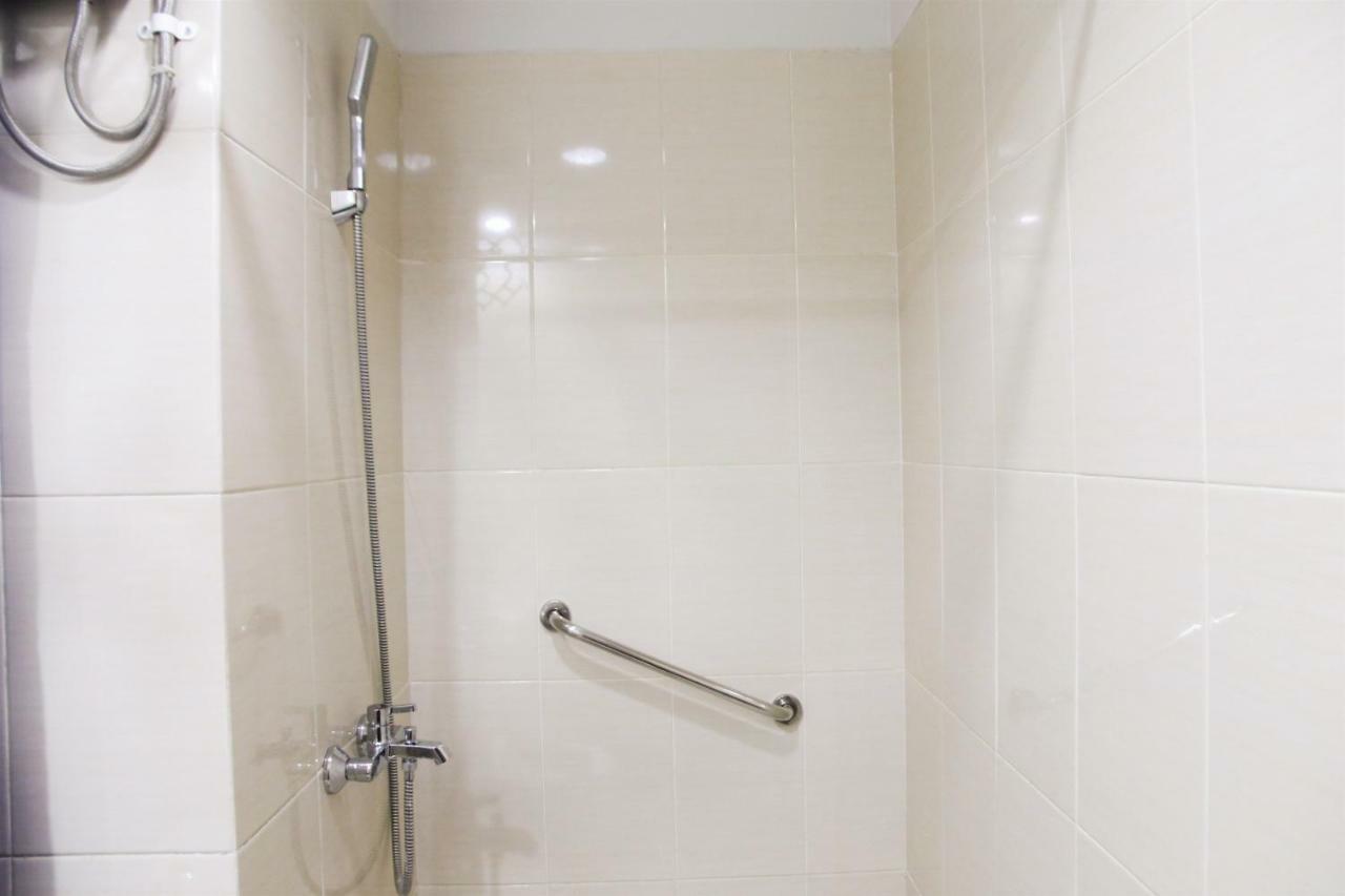 1br With Working Space The Oasis Cikarang By Travelio